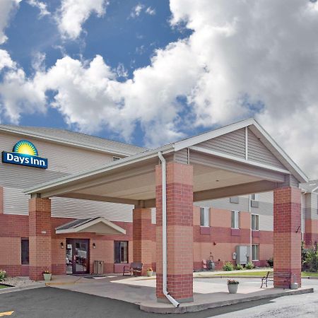 Days Inn By Wyndham Madison Ne/Windsor Eksteriør bilde