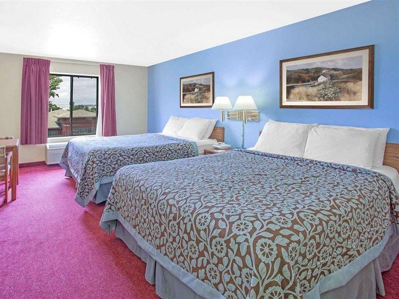 Days Inn By Wyndham Madison Ne/Windsor Eksteriør bilde