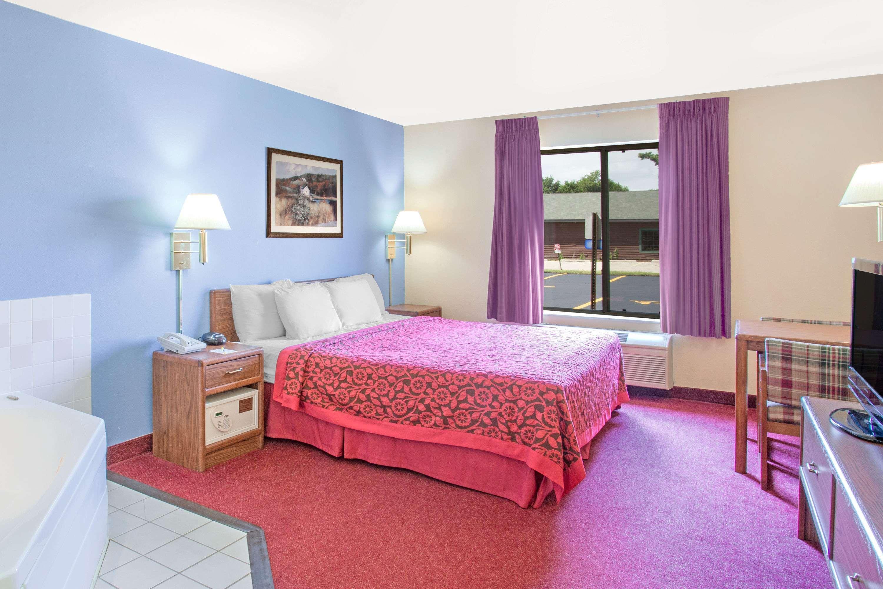 Days Inn By Wyndham Madison Ne/Windsor Eksteriør bilde