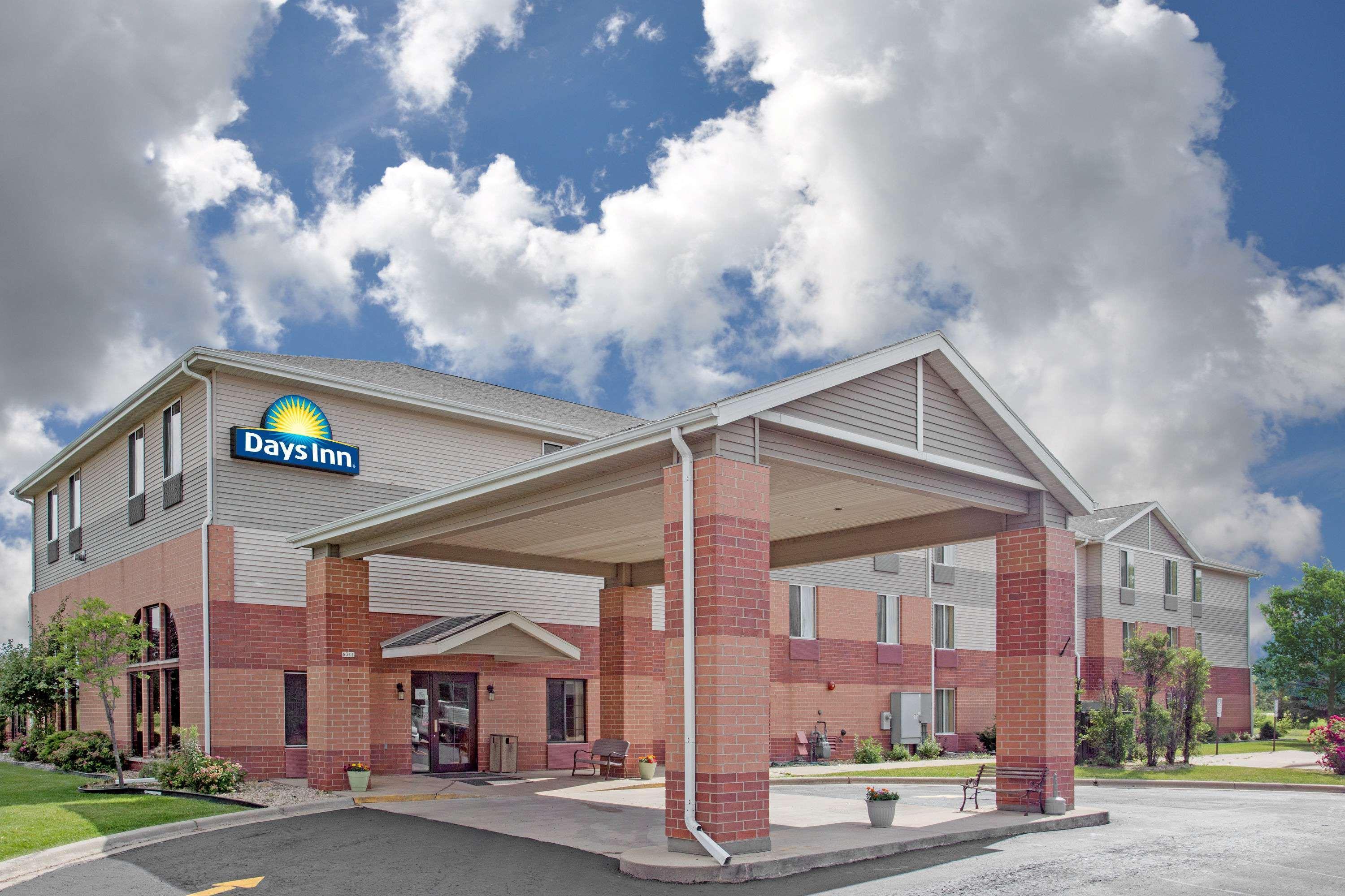 Days Inn By Wyndham Madison Ne/Windsor Eksteriør bilde