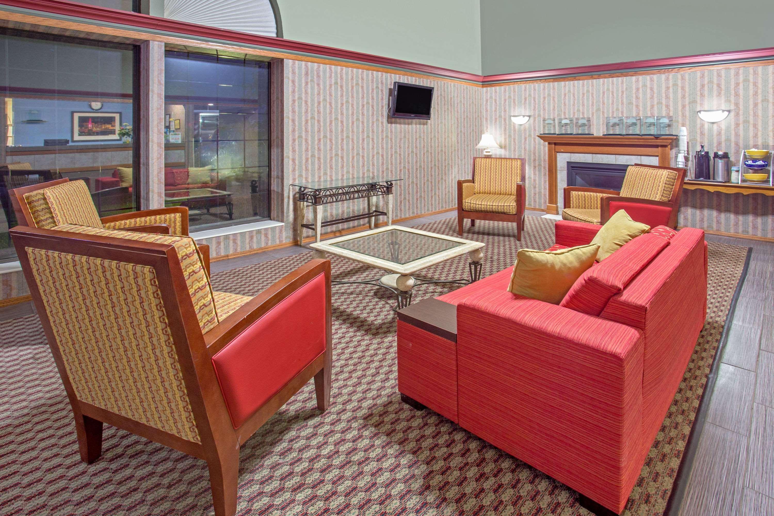 Days Inn By Wyndham Madison Ne/Windsor Eksteriør bilde