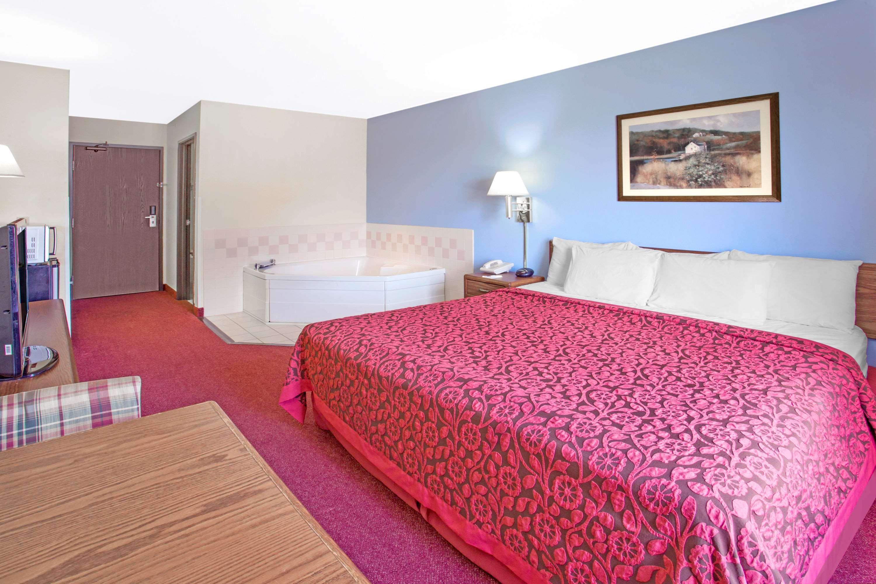 Days Inn By Wyndham Madison Ne/Windsor Eksteriør bilde