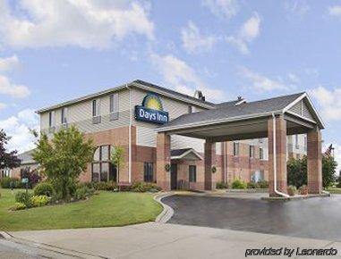 Days Inn By Wyndham Madison Ne/Windsor Eksteriør bilde